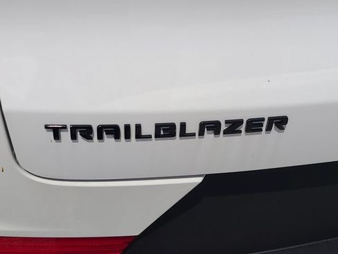 New 2026 Chevrolet TrailBlazer LT w/ Midnight Edition FWD image 34