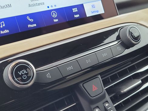 Certified 2022 Ford Escape Titanium w/ Titanium Elite Package image 26