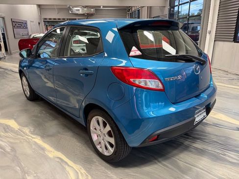 Used 2011 MAZDA MAZDA2 Touring FWD image 28