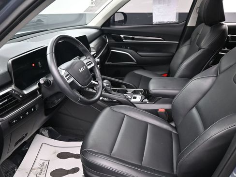 Used 2025 Kia Telluride S FWD image 25