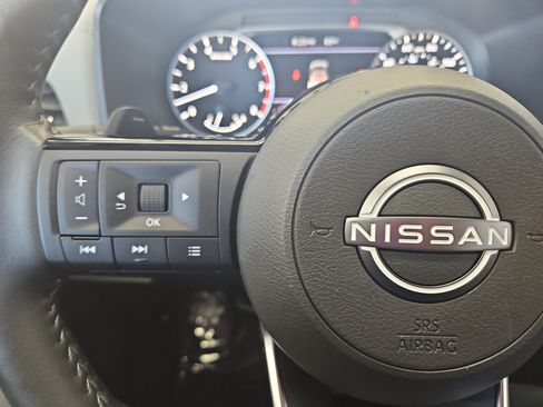 Used 2023 Nissan Rogue SV w/ SV Premium B Package image 16