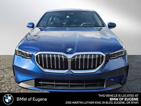New 2026 BMW 530i xDrive w/ Premium Package image 8
