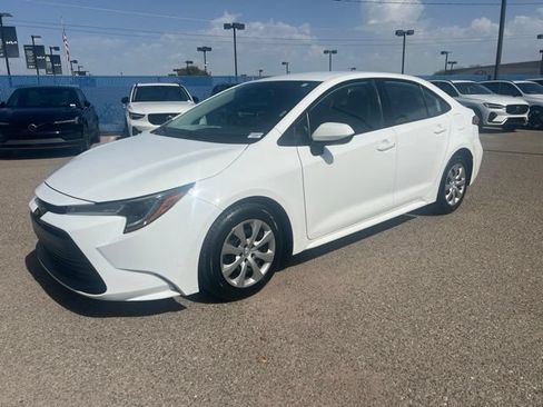 Used 2025 Toyota Corolla LE FWD image 7