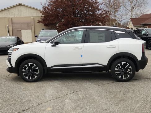 Used 2026 Nissan Kicks SV w/ Cold Weather Package AWD/4WD image 5