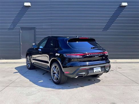 Used 2025 Porsche Macan AWD/4WD image 3