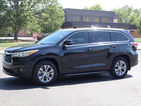 Used 2015 Toyota Highlander XLE FWD image 10