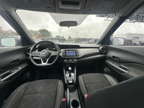 Used 2018 Nissan Kicks S FWD image 27