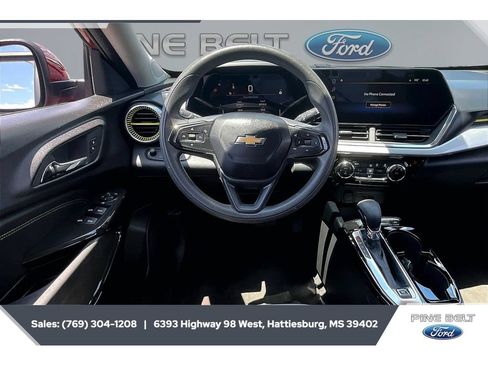 Used 2024 Chevrolet Trax LT FWD image 6