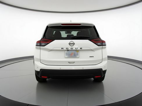 Used 2025 Nissan Rogue SV AWD/4WD image 7
