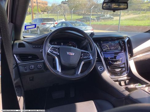 Used 2020 Cadillac Escalade Platinum image 10