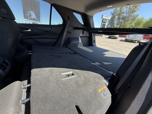 Used 2022 Chevrolet Equinox LT image 11