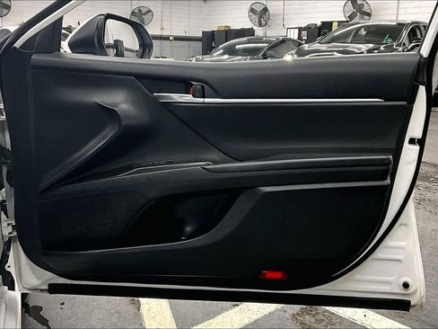 Used 2023 Toyota Camry SE w/ Protection Package (Q2) (TMS) FWD image 22