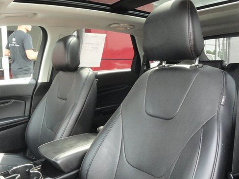 Used 2016 Ford Edge Titanium w/ Equipment Group 302A AWD/4WD image 11