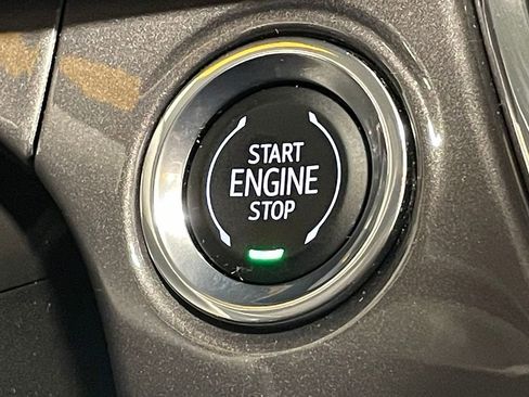 Used 2025 Chevrolet Trax ACTIV FWD image 29
