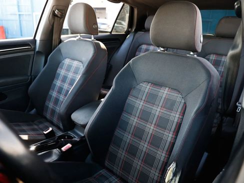 Used 2017 Volkswagen GTI Sport image 11