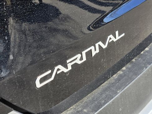 New 2026 Kia Carnival LXS image 7