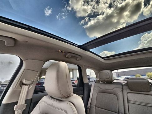 Used 2023 Lincoln Corsair Reserve w/ Equipment Group 201A image 25