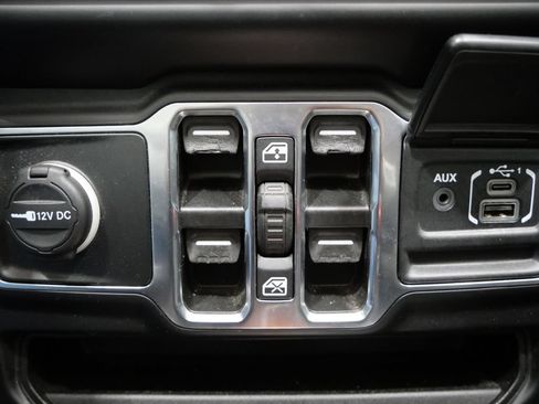 Used 2022 Jeep Wrangler Unlimited Sport AWD/4WD image 21