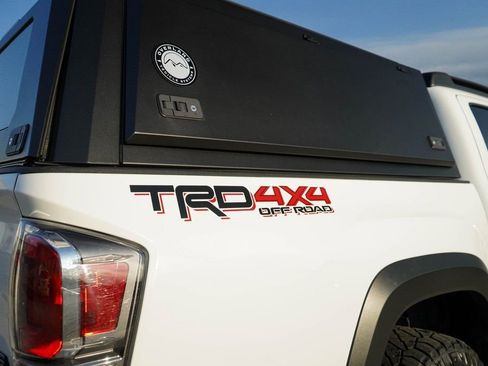 Used 2021 Toyota Tacoma TRD Off-Road image 31