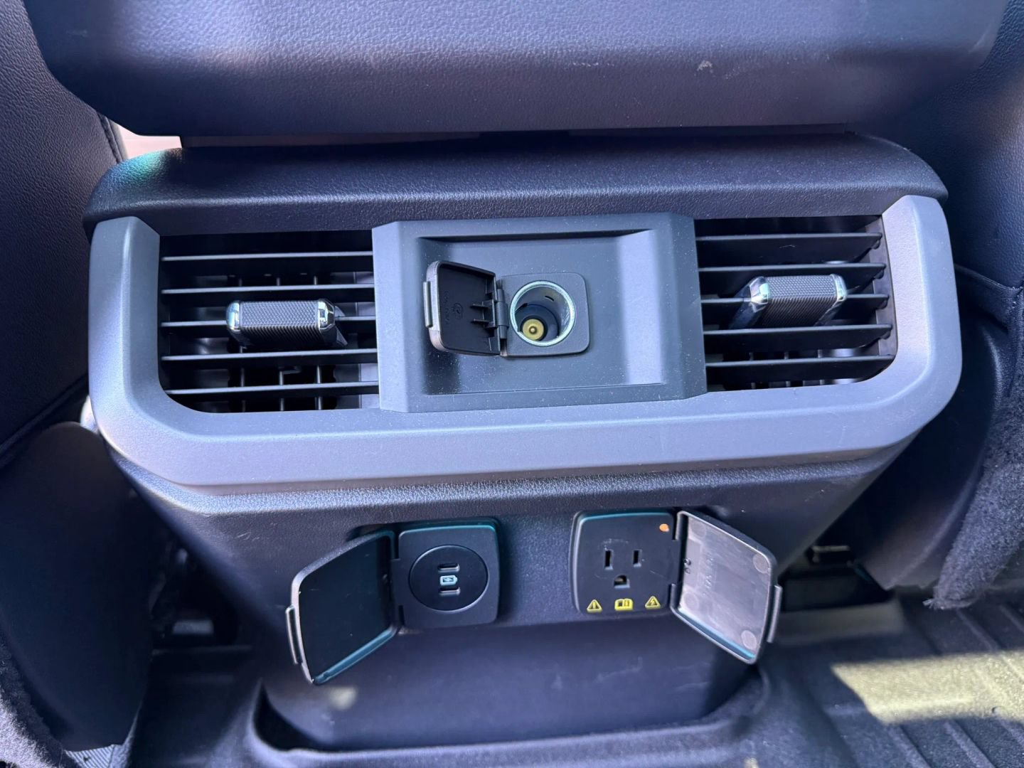 Used 2024 Ford F150 Lariat w/ Tow/Haul Package AWD/4WD image 33