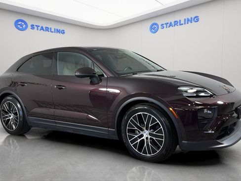Used 2025 Porsche Macan Electric w/ Premium Package RWD image 12