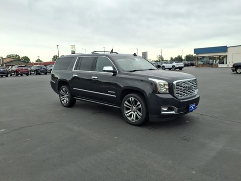 Used 2020 GMC Yukon XL Denali w/ Denali Ultimate Package AWD/4WD image 8