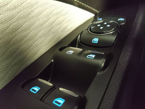 Used 2019 Ford Fusion SE w/ Equipment Group 151A FWD image 27