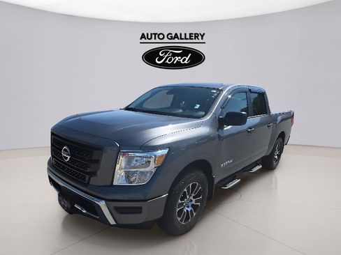 Used 2022 Nissan Titan SV w/ Accessory Utility Package RWD image 1