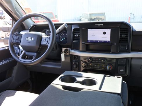 Used 2025 Ford F250 XLT image 13