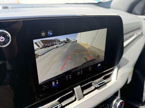 New 2026 Chevrolet Equinox LT FWD image 18