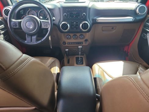 Used 2017 Jeep Wrangler Unlimited Sahara w/ Max Tow Package image 11