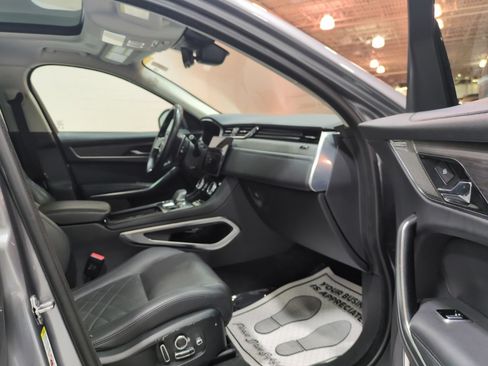 Used 2023 Jaguar F-PACE S AWD/4WD image 9