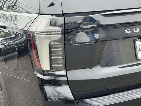 Used 2025 Chevrolet Suburban High Country AWD/4WD image 8
