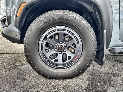 Used 2025 Nissan Frontier PRO-4X AWD/4WD image 10
