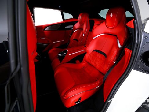 Used 2026 Ferrari Purosangue AWD/4WD image 18