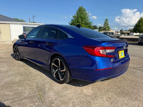 Used 2019 Honda Accord Sport image 3