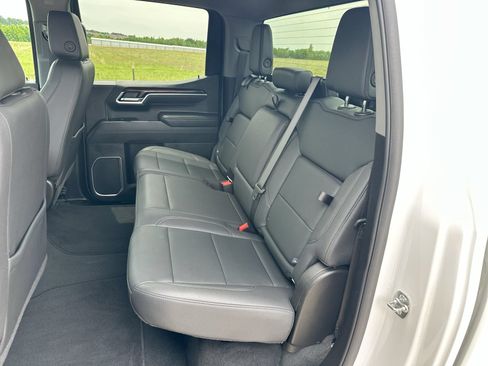 Used 2025 GMC Sierra 1500 SLT AWD/4WD image 21