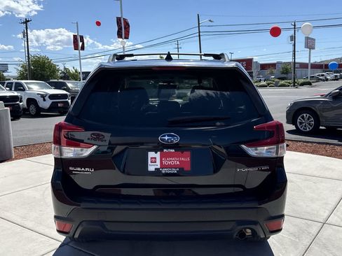 Used 2021 Subaru Forester Premium w/ Popular Package #1 AWD/4WD image 4