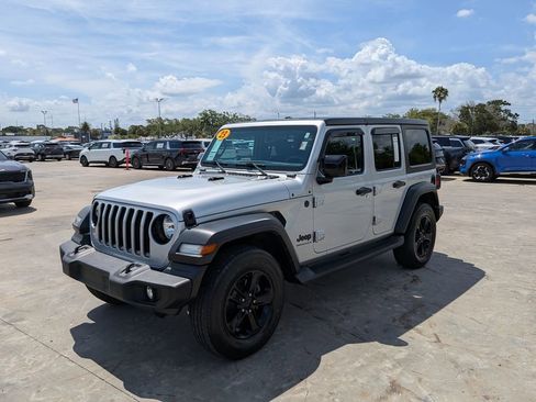 Used 2023 Jeep Wrangler Unlimited Sport AWD/4WD image 4