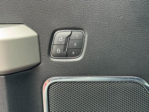 Used 2018 Ford F150 Lariat image 16