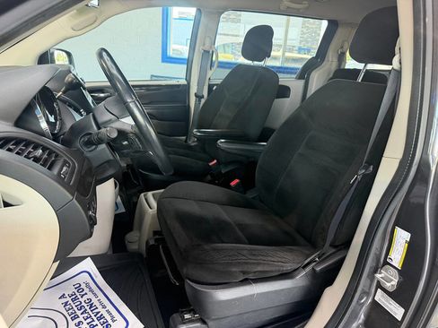 Used 2016 Dodge Grand Caravan SE w/ Quick Order Package 29E SE FWD image 13