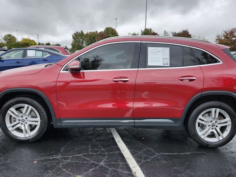 Used 2021 Mercedes-Benz GLA 250 4MATIC w/ Premium Package image 8