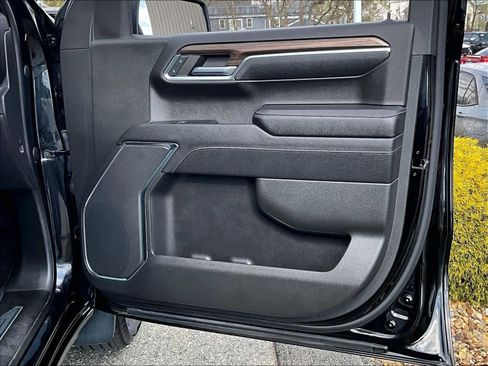 Used 2023 Chevrolet Silverado 1500 LT image 12