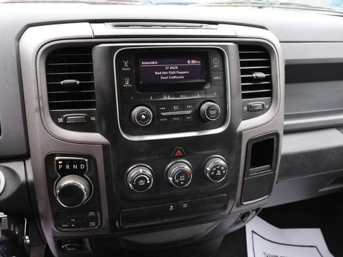 Used 2018 RAM 1500 Express AWD/4WD image 24