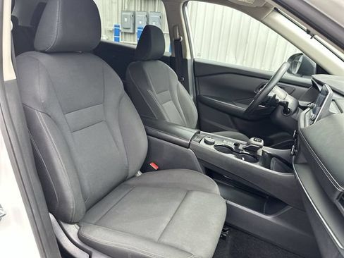 Used 2024 Nissan Rogue S AWD/4WD image 26