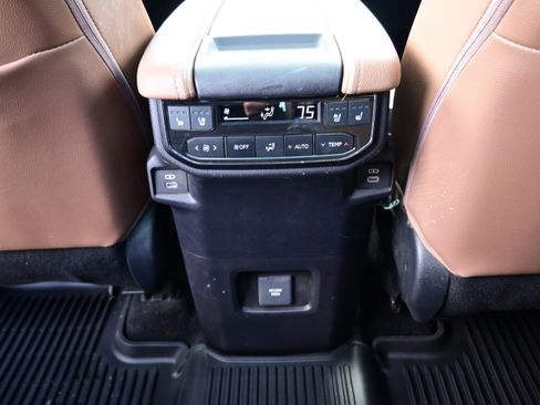 Used 2025 Toyota Grand Highlander AWD image 19