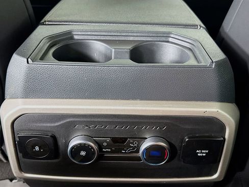Used 2024 Ford Expedition Max XLT image 30