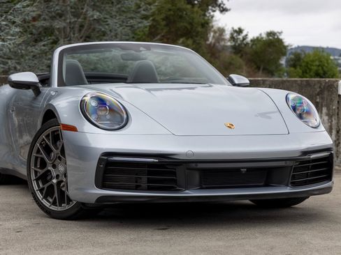 Certified 2022 Porsche 911 Carrera image 9