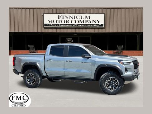 Used 2024 Chevrolet Colorado ZR2 w/ ZR2 Convenience Package III AWD/4WD image 1