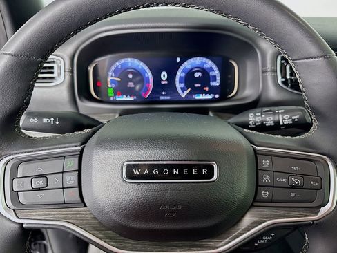 Used 2024 Jeep Wagoneer Series III image 16